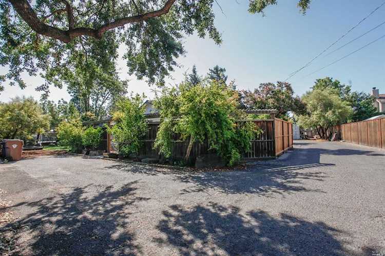 1427 Salvador Avenue Napa, CA 94558