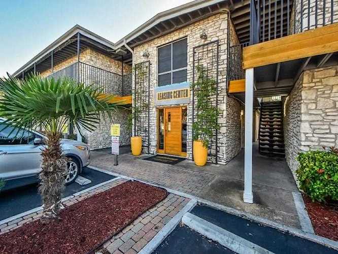 2401 Manor Rd #124 Austin, TX 78722