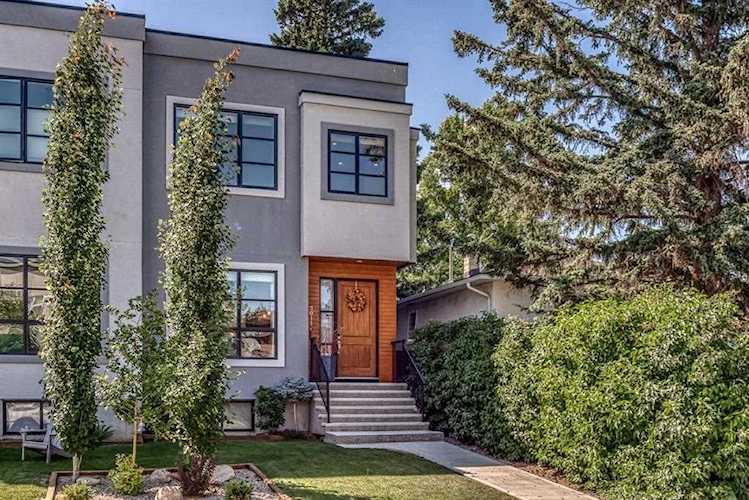 3011 34 Street SW Calgary, AB T3E 2X1