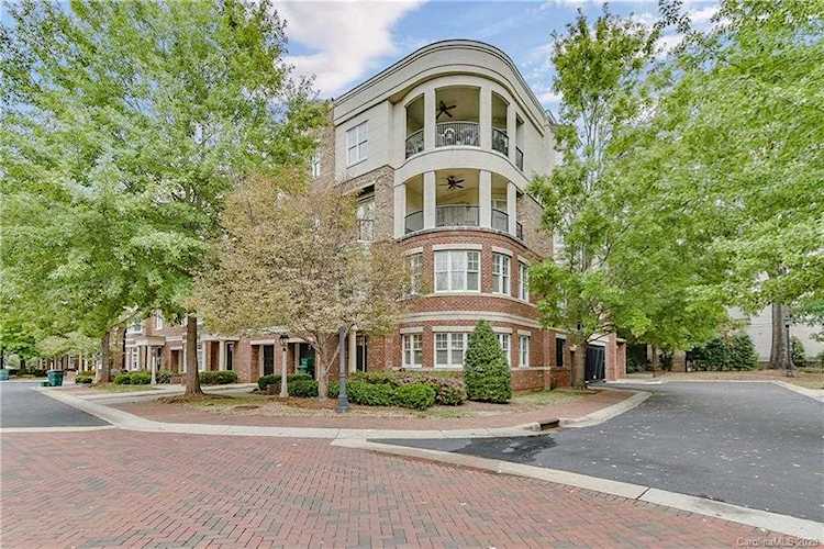 6717 Louisburg Square Ln Charlotte, NC 28210