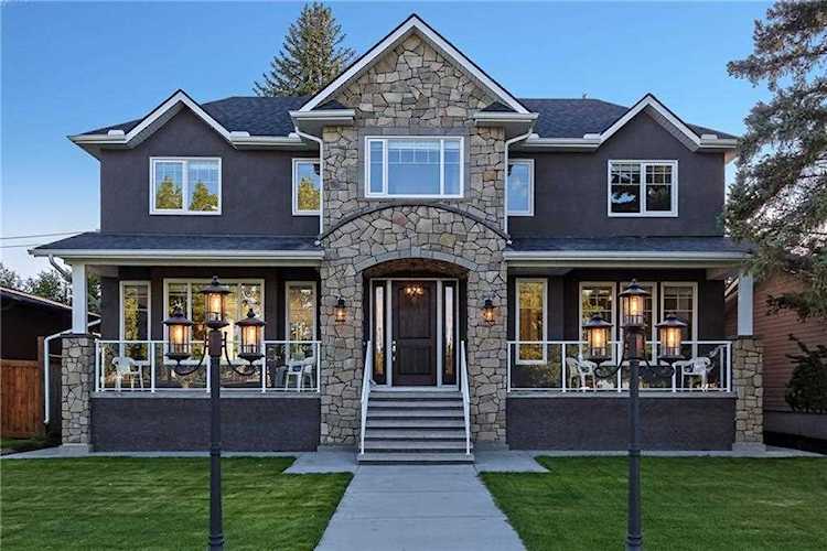 123 Hillgrove Crescent SW Calgary, AB T2V 3K9
