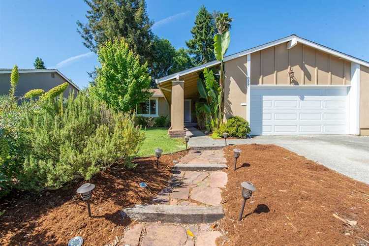 852 Grouse Lane Petaluma, CA 94954