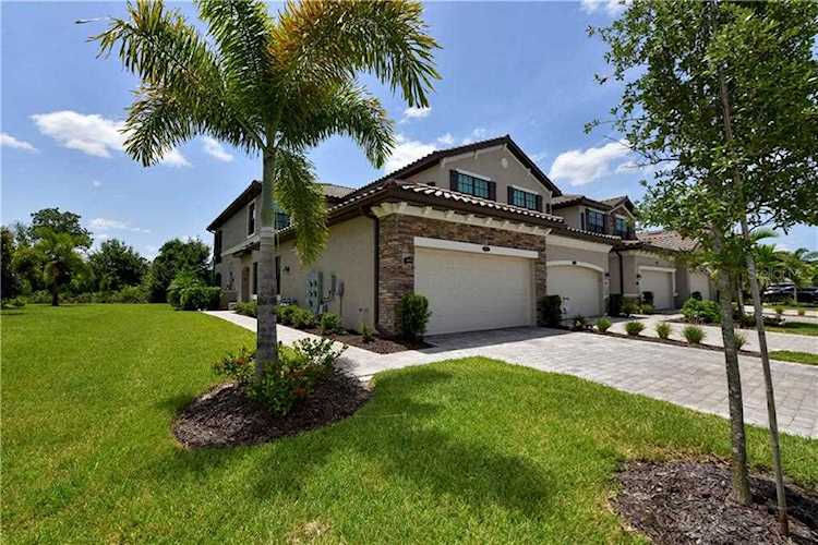 5915 Wake Forest RUN #101 Lakewood Ranch, FL 34211