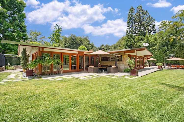 1395 El Mirador Drive Pasadena, CA 91103