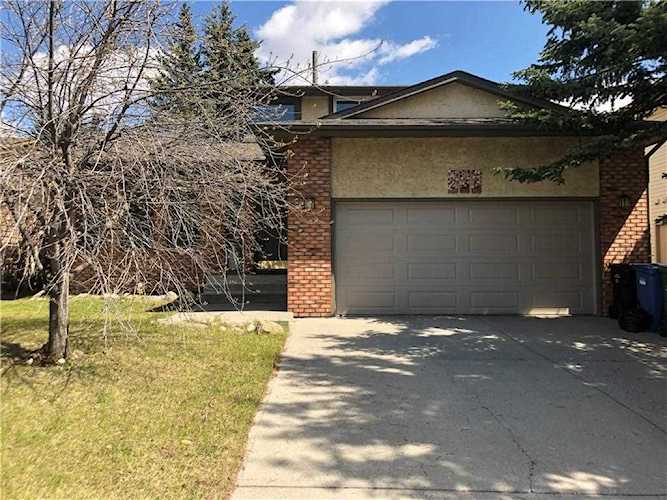 236 Ranchero Place NW Calgary, AB T3G 1C7