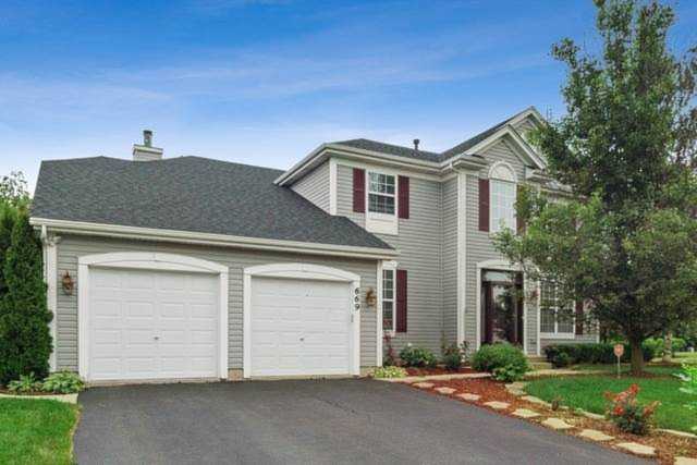 669 Vista Dr Oswego, IL 60543