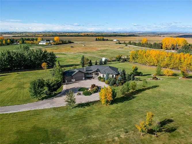 218112 76 Street East Rural Foothills County, AB T1S 3V8