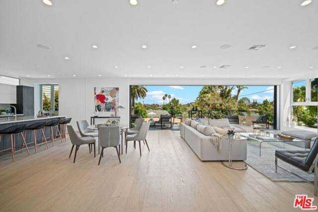 3264 Shelby Drive Los Angeles, CA 90034