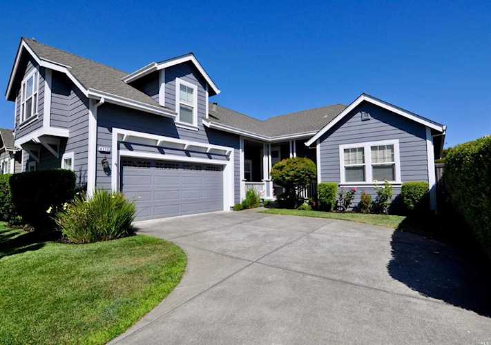 4713 Starbuck Avenue Santa Rosa, CA 95409