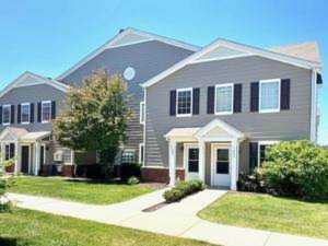 146 Bertram Dr #H Yorkville, IL 60560