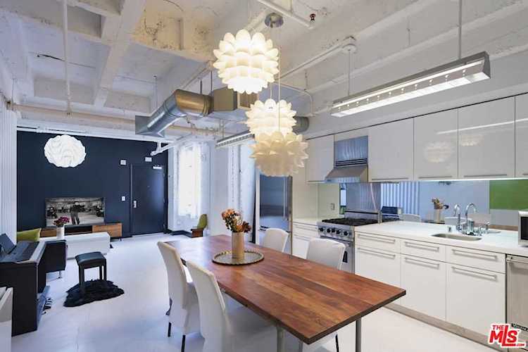 6253 Hollywood Boulevard #1103 Los Angeles, CA 90028