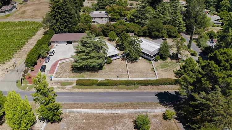 4995 Vine Hill Road Sebastopol, CA 95472