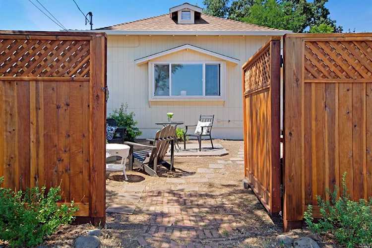 855 Grove Street Sonoma, CA 95476