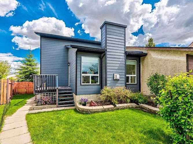 152 Pinemeadow Rd NE Calgary, AB T1Y 4N9