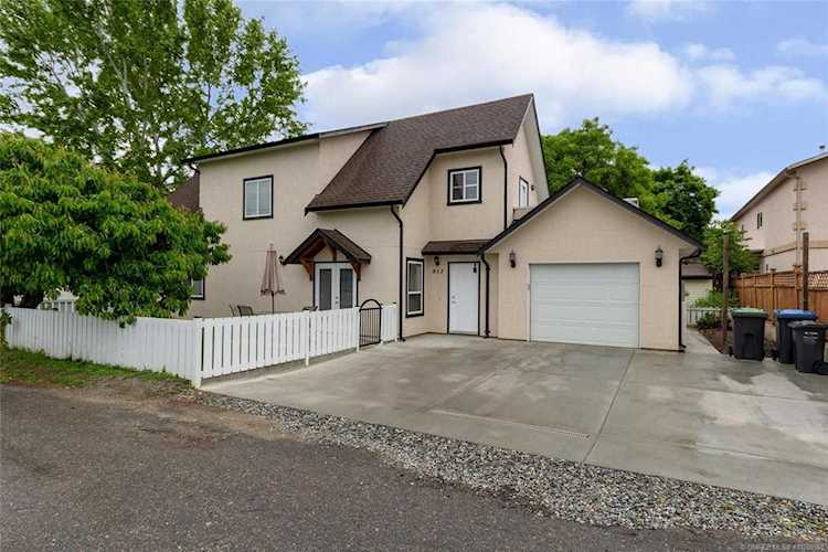 813 Birch Avenue Kelowna, BC V1Y5H3