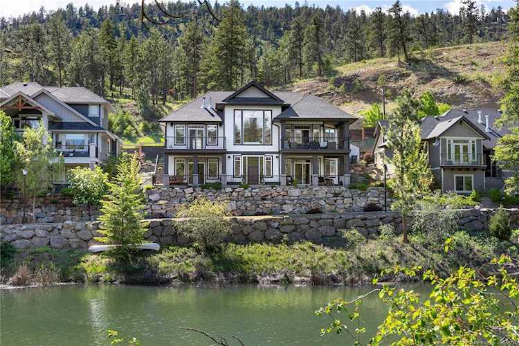 585 Still Pond Lane Kelowna, BC V1V2W4