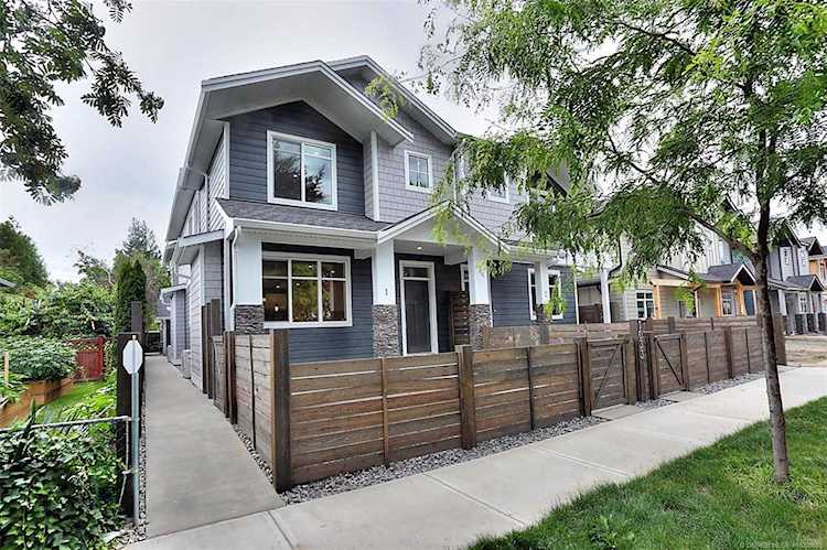 1033 Stockwell Avenue Kelowna, BC V1Y6W5