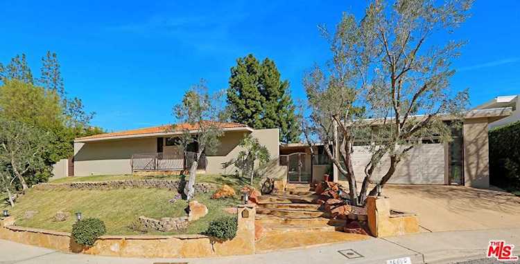 10605 Lindamere Drive Los Angeles, CA 90077