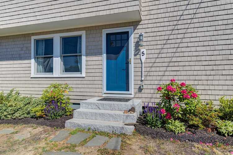 5 Golden Ave Biddeford, ME 04005