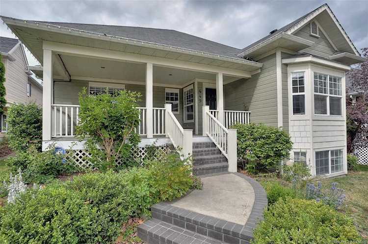 449 Quilchena Drive Kelowna, BC V1W4S8