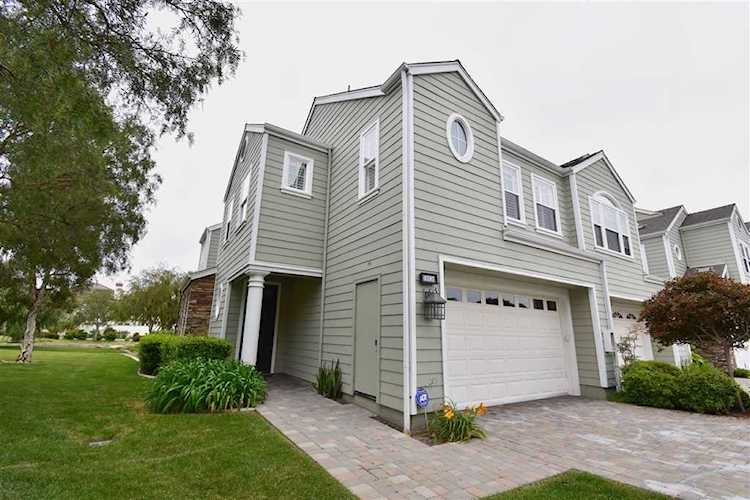 4797 Beachwood Court Carlsbad, CA 92008