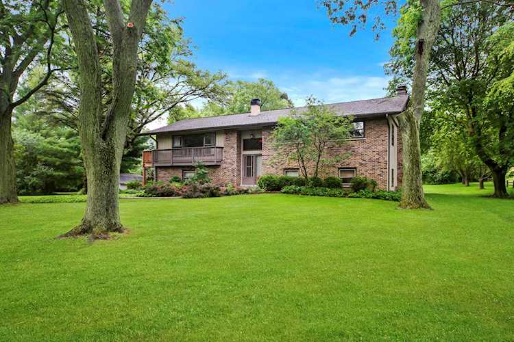 4 Barrington Bourne Barrington Hills, IL 60010