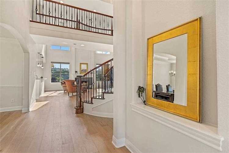 205 Hensley Dr Austin, TX 78738