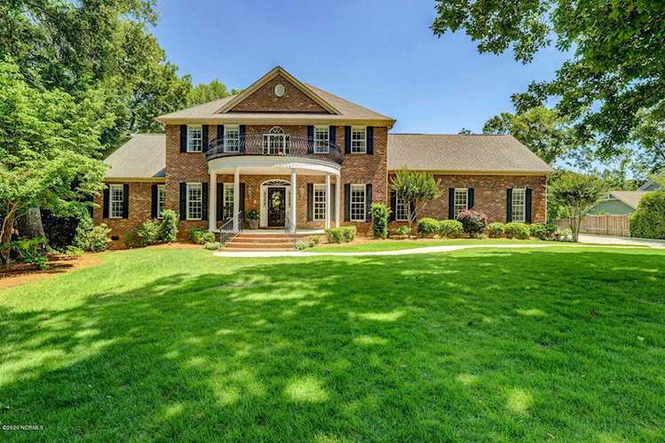 105 Middle Oaks Drive Wilmington, NC 28409