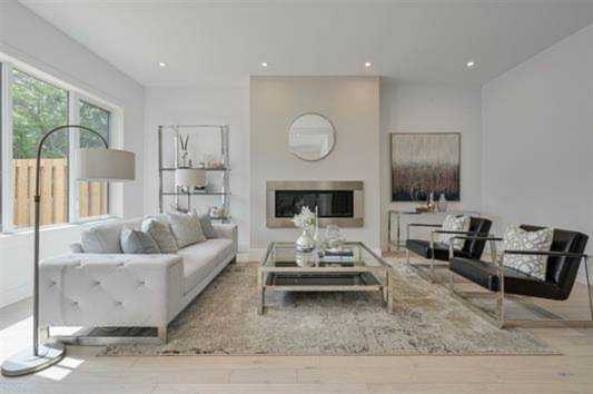 9803 147 Street Edmonton, AB T5N 3B5