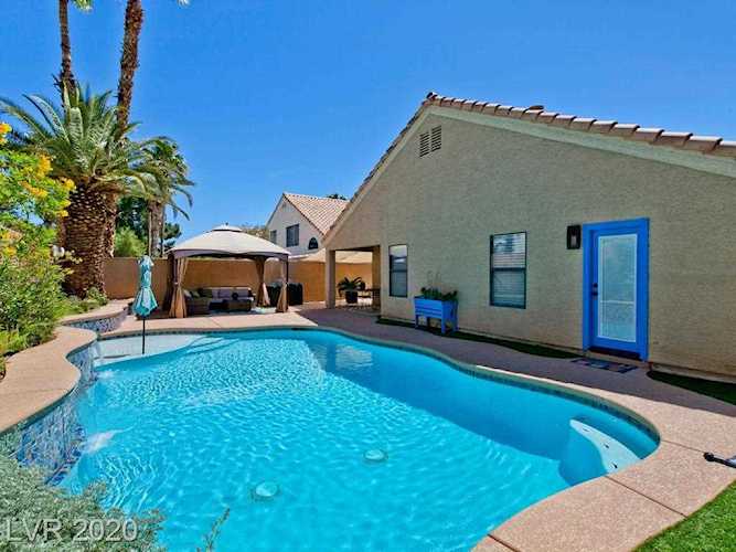 2221 Angelfire Las Vegas, NV 89128