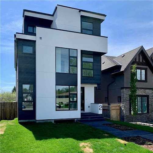 2 Rosetree Crescent NW Calgary, AB T2K 1M9