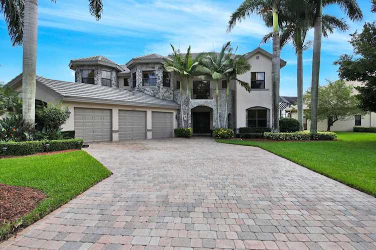 10595 Versailles Boulevard Wellington, FL 33449