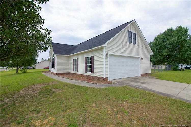 101 Yaupon Ct Raeford, NC 28376