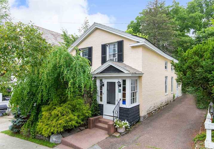 76 Spruce St Burlington, VT 05401
