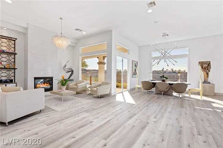 24 Anthem Creek Circle Henderson, NV 89052