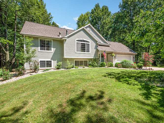 13643 Hidden Acres Dr Holland, MI 49424