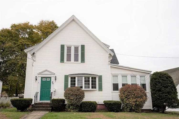 Hudson, 39 Lake St, MA, home for sale Photo 1