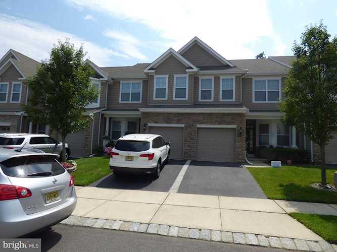 206 Hawthorne Ln Barnegat, NJ 08005