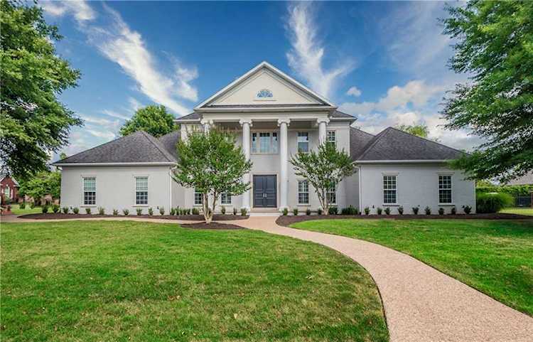 1 Sherwood Dr Rogers, AR 72758