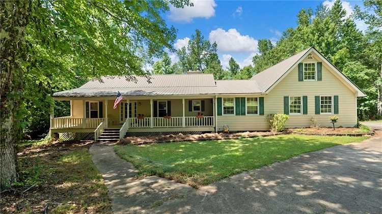 331 Brown Bridge Rd Auburn, GA 30011