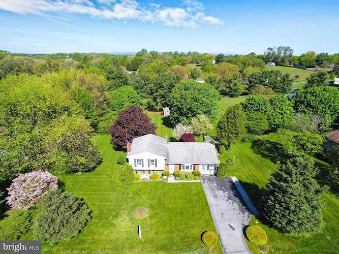 5382 Annapolis Dr Mount Airy, MD 21771 | MLS ® MDFR263496 Photo 1