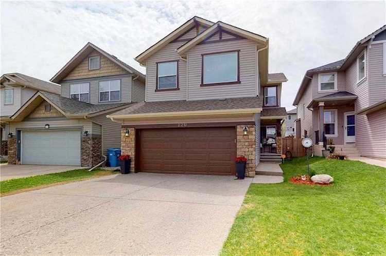 220 Panamount Circle NW Calgary, AB T3K 0G9