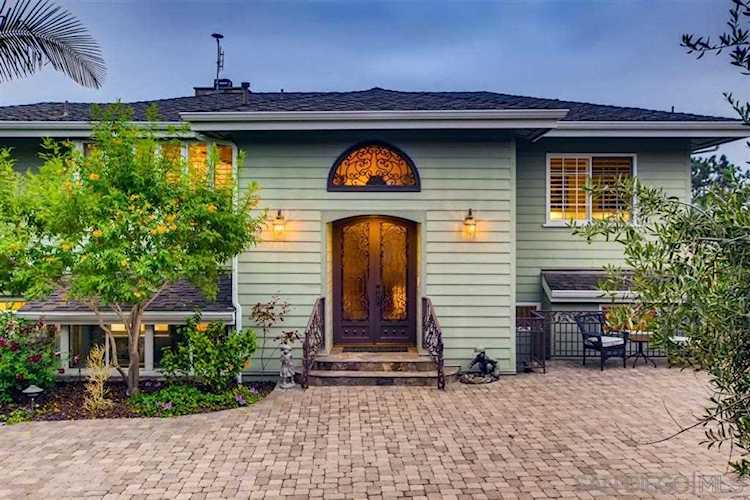226 Stratford Park Cir Del Mar, CA 92014