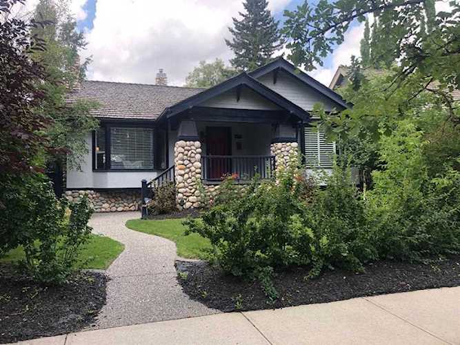 3025 2 St SW Calgary, AB T2S 1T4