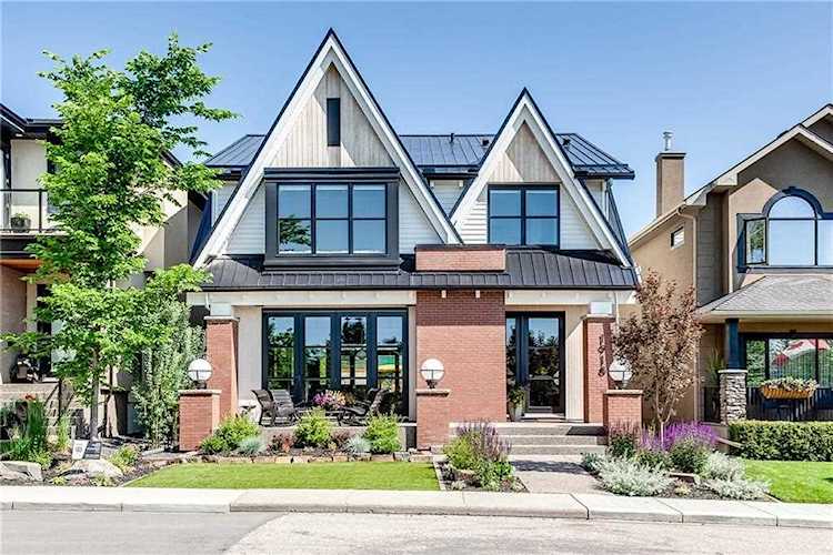 1918 46 Avenue SW Calgary, AB T2T 2R7