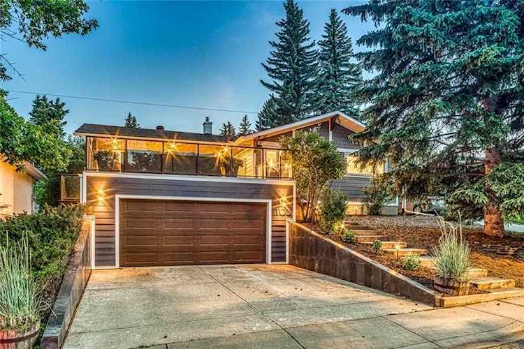 103 Chelsea Street NW Calgary, AB T2K 1P1