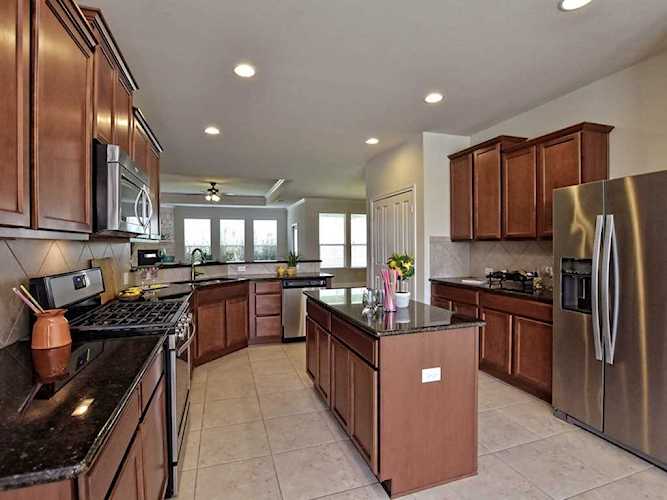 904 Major Peak Ln Georgetown, TX 78633