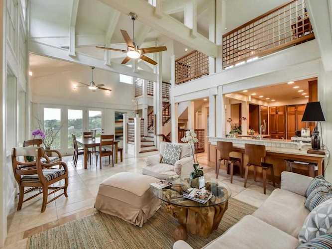 218 Buckeye Trl West Lake Hills, TX 78746