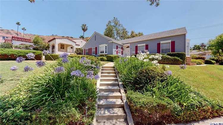 1700 Ard Eevin Avenue Glendale, CA 91202