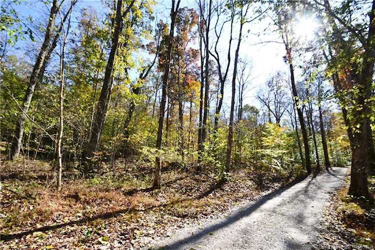 Lost Valley Ln SW Corydon, IN 47112